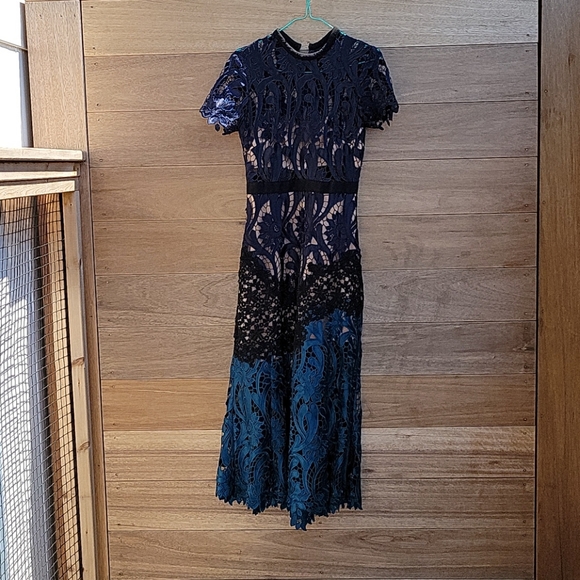 BEAUTIFUL SELF - PORTRAIT LACE FLOWER DRESS - Picture 3 of 16